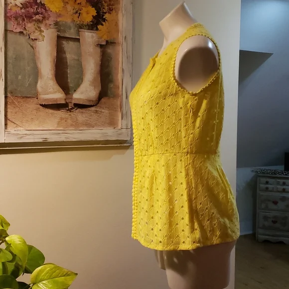 ♦️♦️SOLD♦️♦️ Banana Republic Tank - Picture 5 of 7